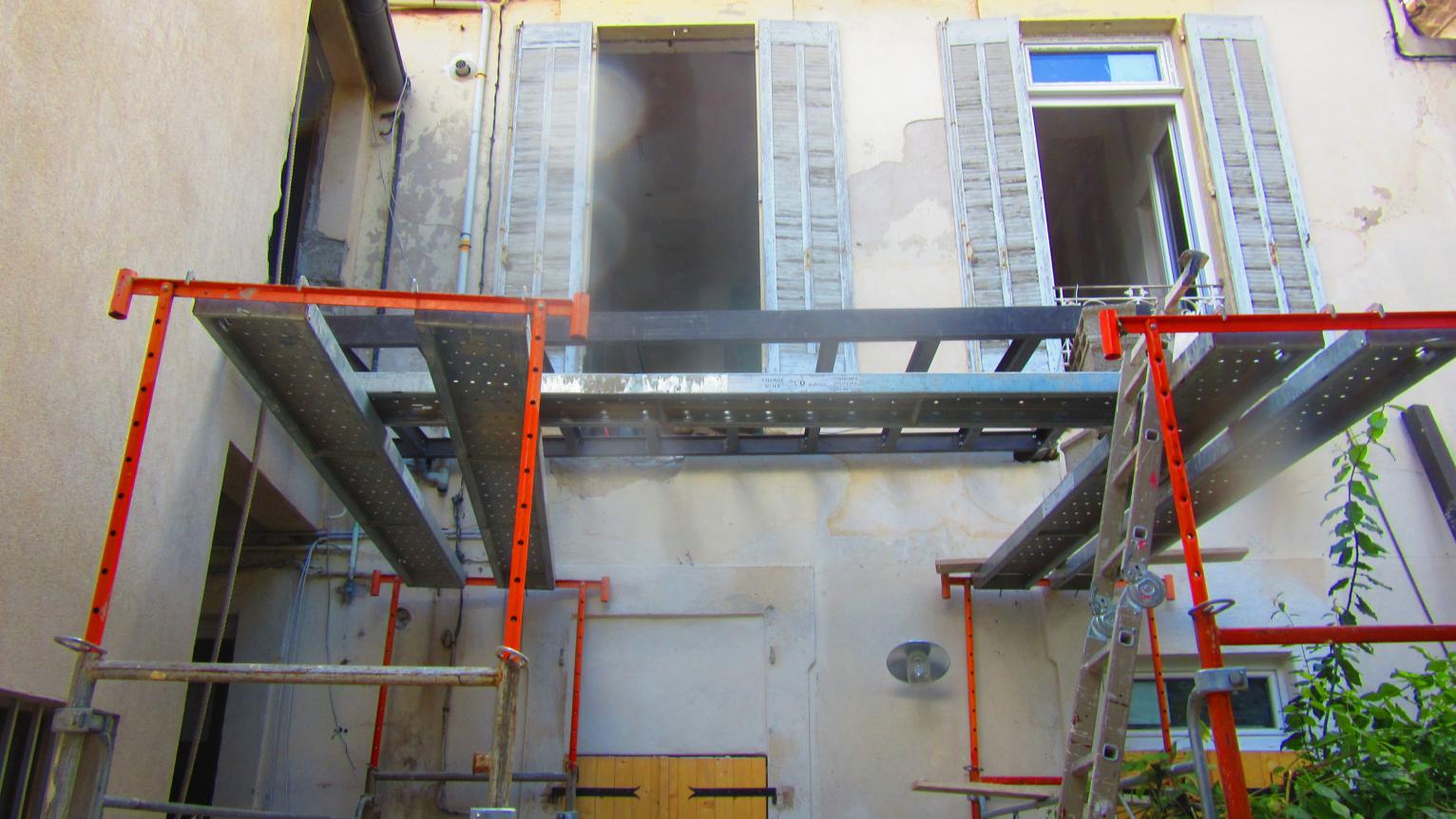 terrasse suspendue  en construction 